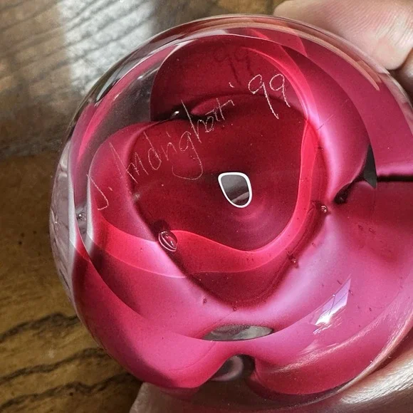 VTG 1999 Joanne Andrighetti Art Glass Paperweight 3.375 Signed Red White Blue‎